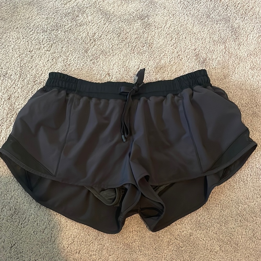 Lululemon size 10 drawstring shorts